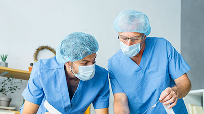 Médicos especializados em geriatria no Lar Graça Divina em Pelotas RS